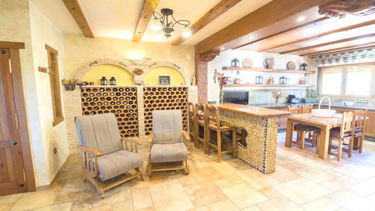 5 soveværelse Villa til salg i Redovan med swimmingpool garage - € 399.995 (Ref: 8956323)