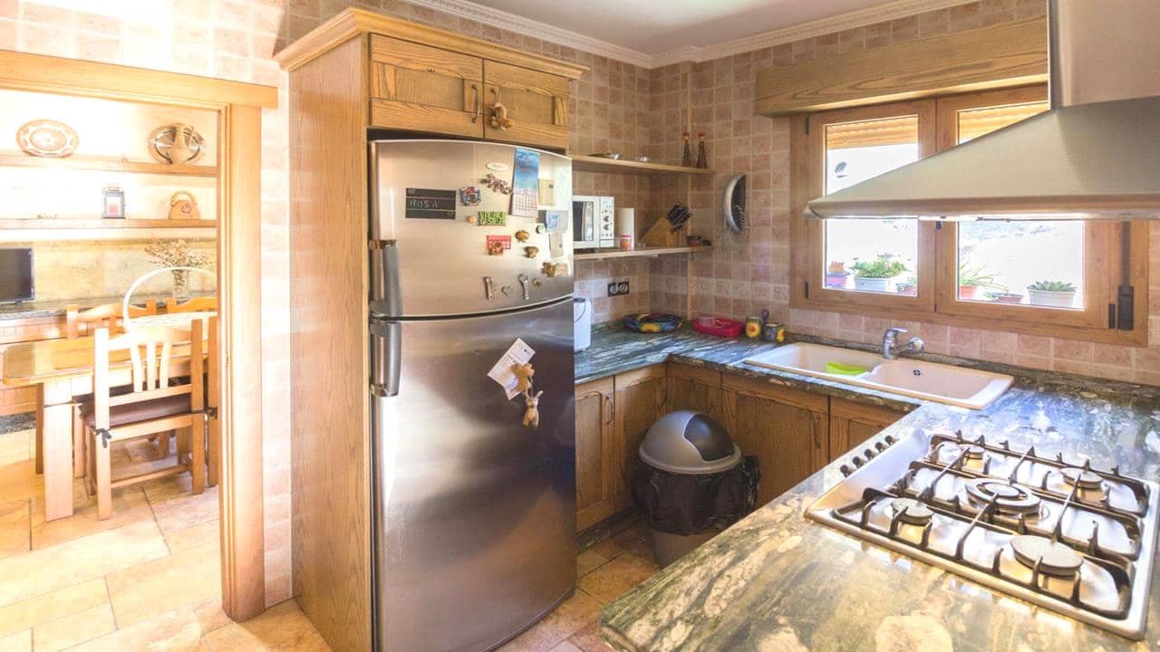 5 soveværelse Villa til salg i Redovan med swimmingpool garage - € 399.995 (Ref: 8956323)