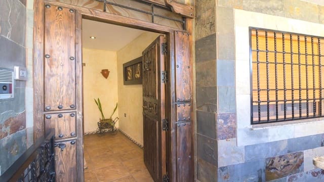 5 bedroom Villa for sale in Redován with pool garage - € 399,995 (Ref: 8956323)