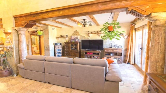 5 bedroom Villa for sale in Redován with pool garage - € 399,995 (Ref: 8956323)