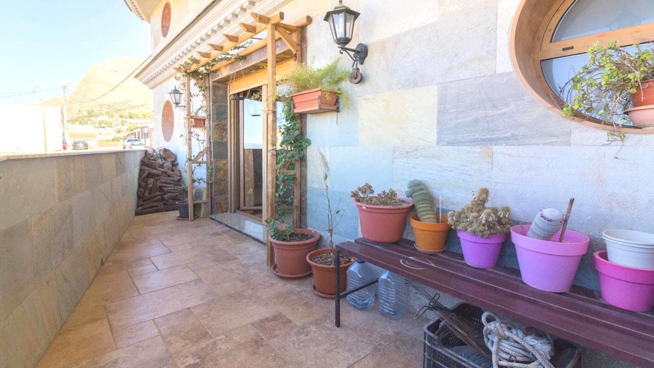 5 soveværelse Villa til salg i Redovan med swimmingpool garage - € 399.995 (Ref: 8956323)