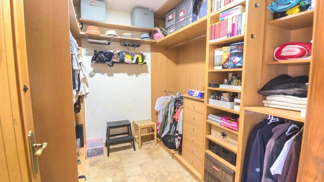 5 soveværelse Villa til salg i Redovan med swimmingpool garage - € 399.995 (Ref: 8956323)