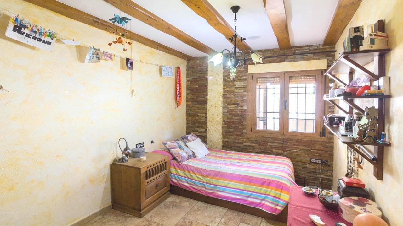 5 soveværelse Villa til salg i Redovan med swimmingpool garage - € 399.995 (Ref: 8956323)