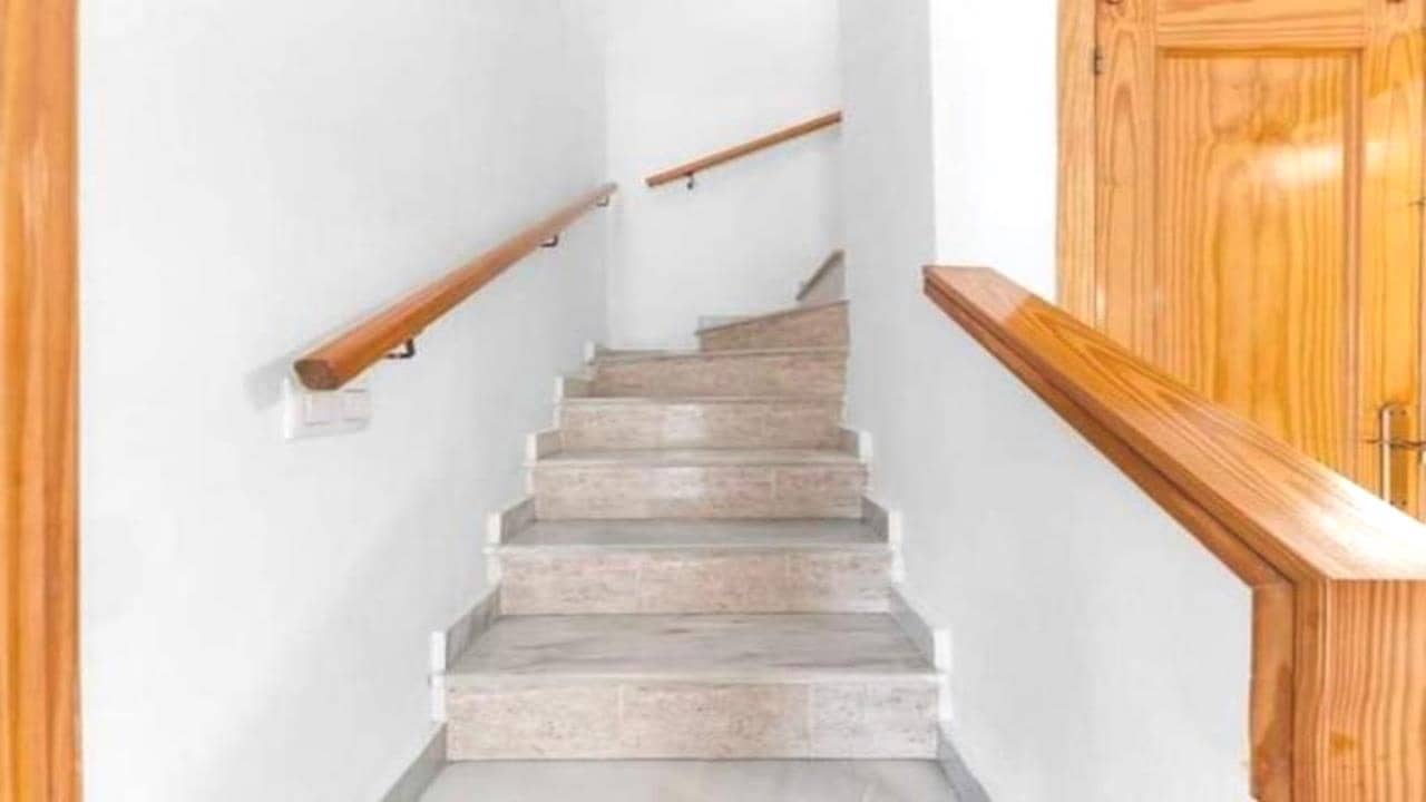 4 soveværelse Villa til salg i Punta Prima med swimmingpool garage - € 329.000 (Ref: 8956478)