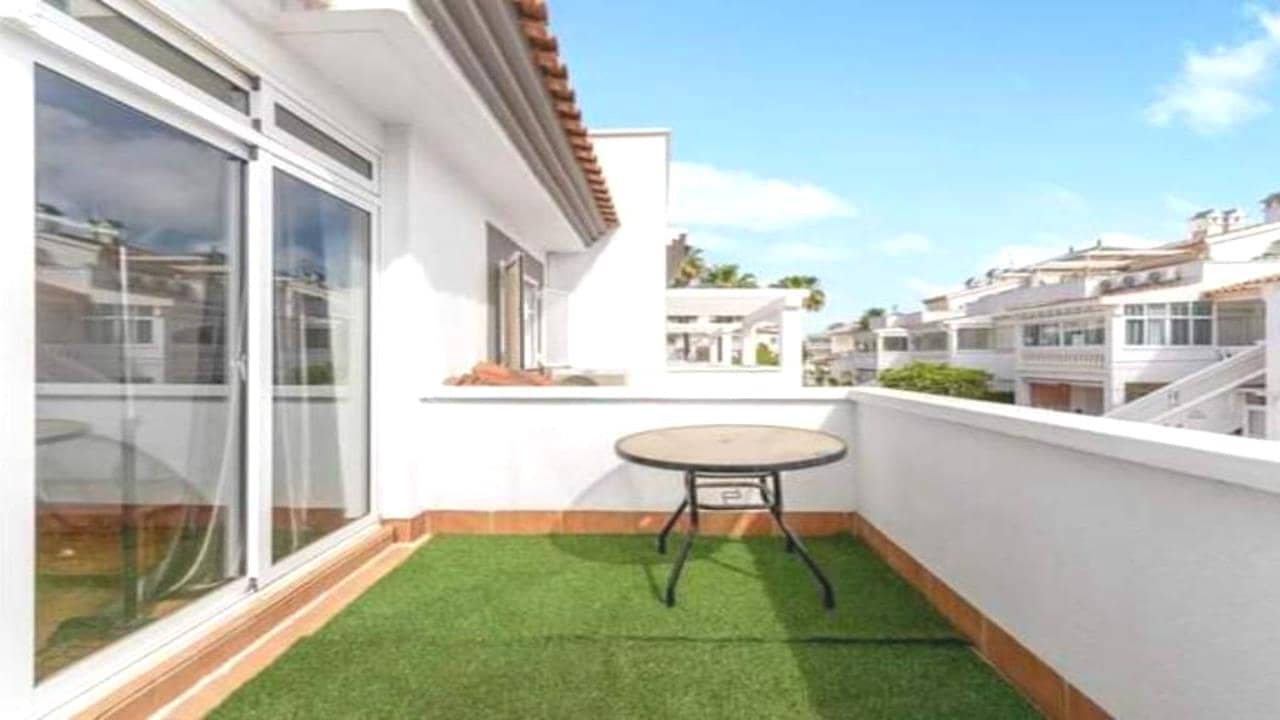 4 soveværelse Villa til salg i Punta Prima med swimmingpool garage - € 329.000 (Ref: 8956478)