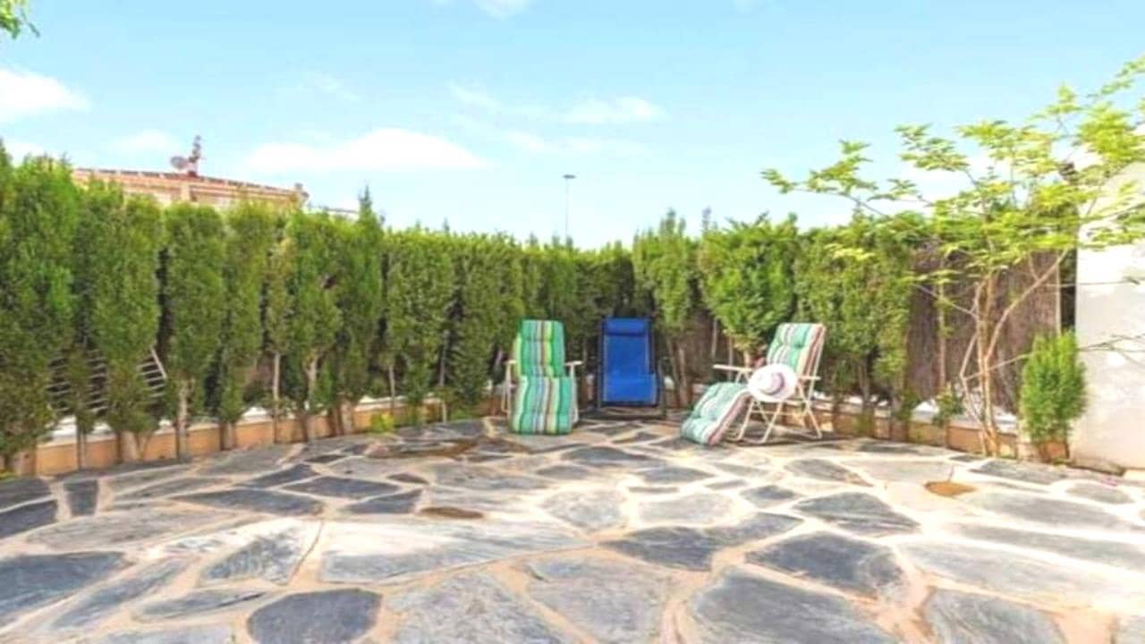 4 soveværelse Villa til salg i Punta Prima med swimmingpool garage - € 329.000 (Ref: 8956478)