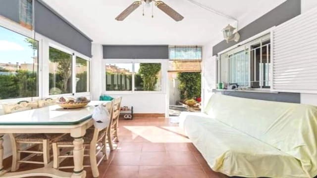 4 soveværelse Villa til salg i Punta Prima, Torrevieja med swimmingpool garage - € 329.000 (Ref: 8956478)