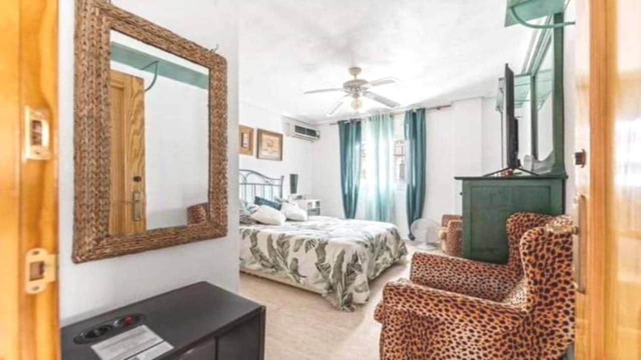 4 soveværelse Villa til salg i Punta Prima med swimmingpool garage - € 329.000 (Ref: 8956478)