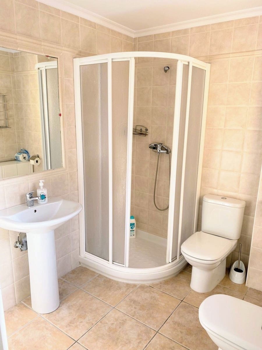 3 camera da letto Villa in vendita in Villamartin con piscina garage - 355.000 € (Rif: 8977291)