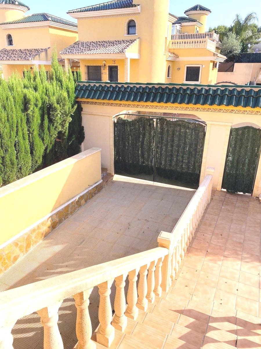 3 camera da letto Villa in vendita in Villamartin con piscina garage - 355.000 € (Rif: 8977291)