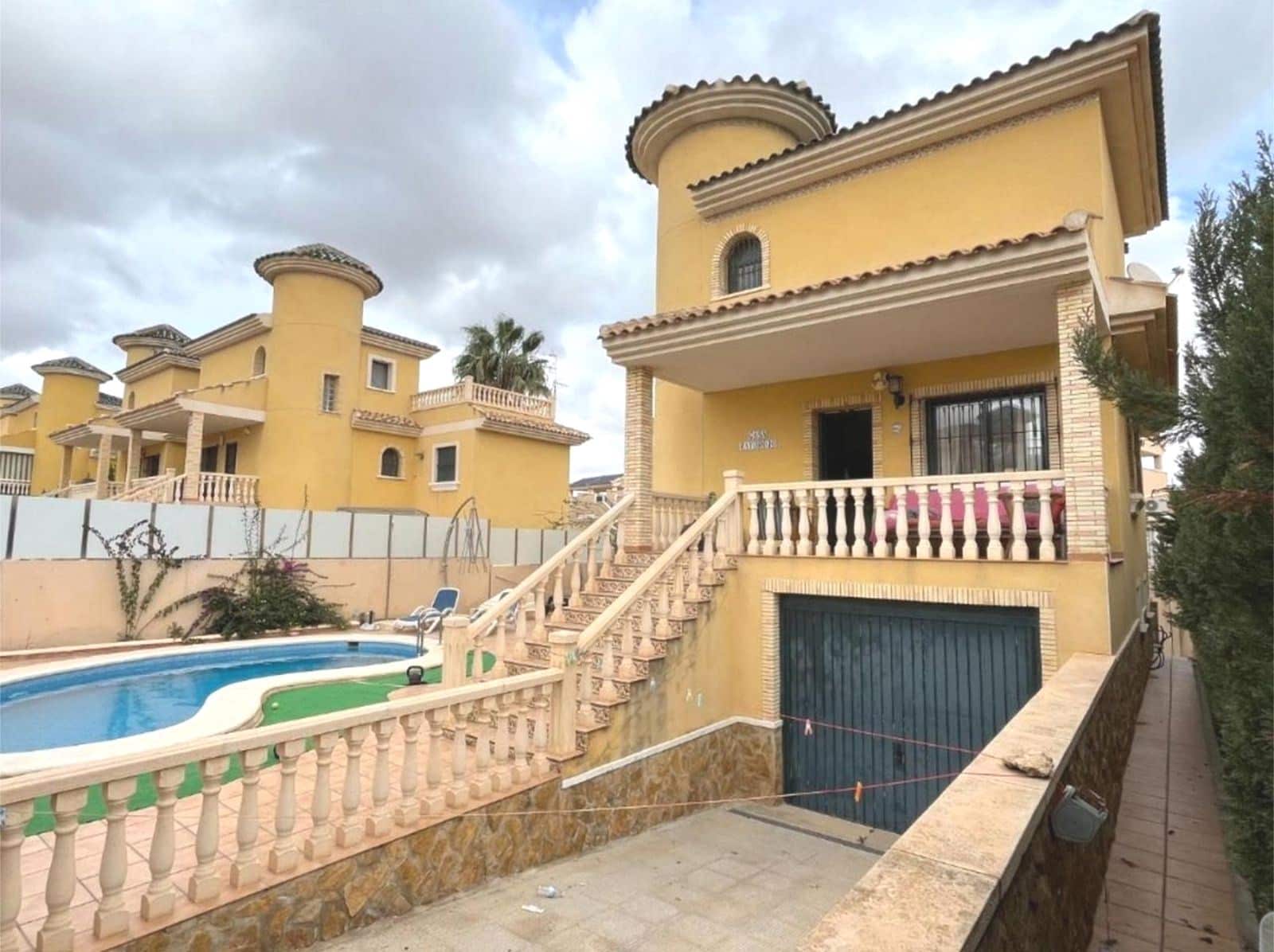 3 camera da letto Villa in vendita in Villamartin con piscina garage - 355.000 € (Rif: 8977291)