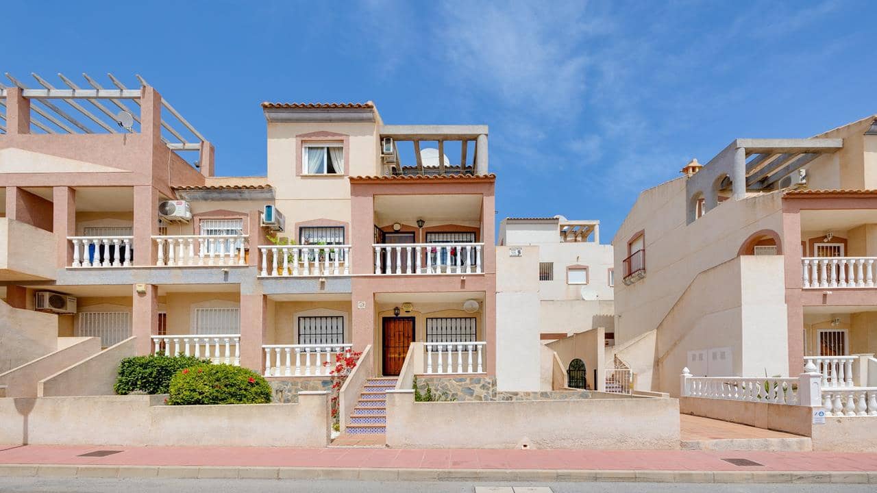 3 soveværelse Lejlighed til salg i Villamartin med swimmingpool garage - € 195.100 (Ref: 8977292)