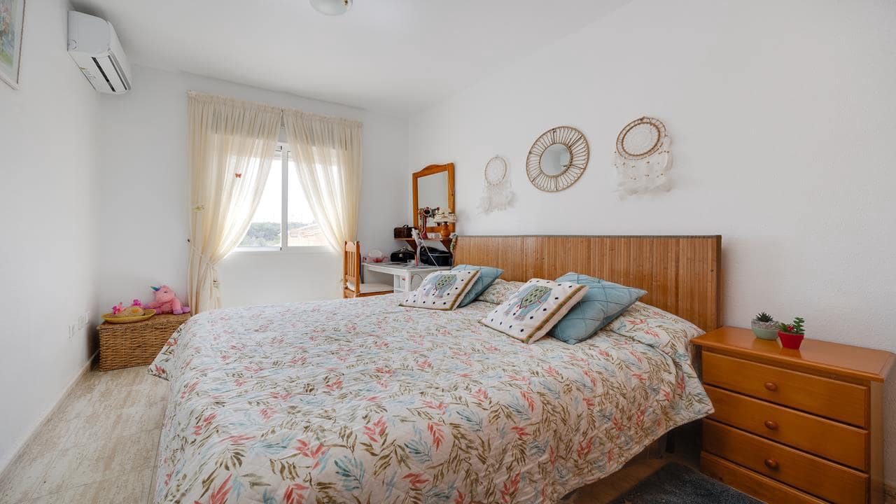 3 soveværelse Lejlighed til salg i Villamartin med swimmingpool garage - € 195.100 (Ref: 8977292)