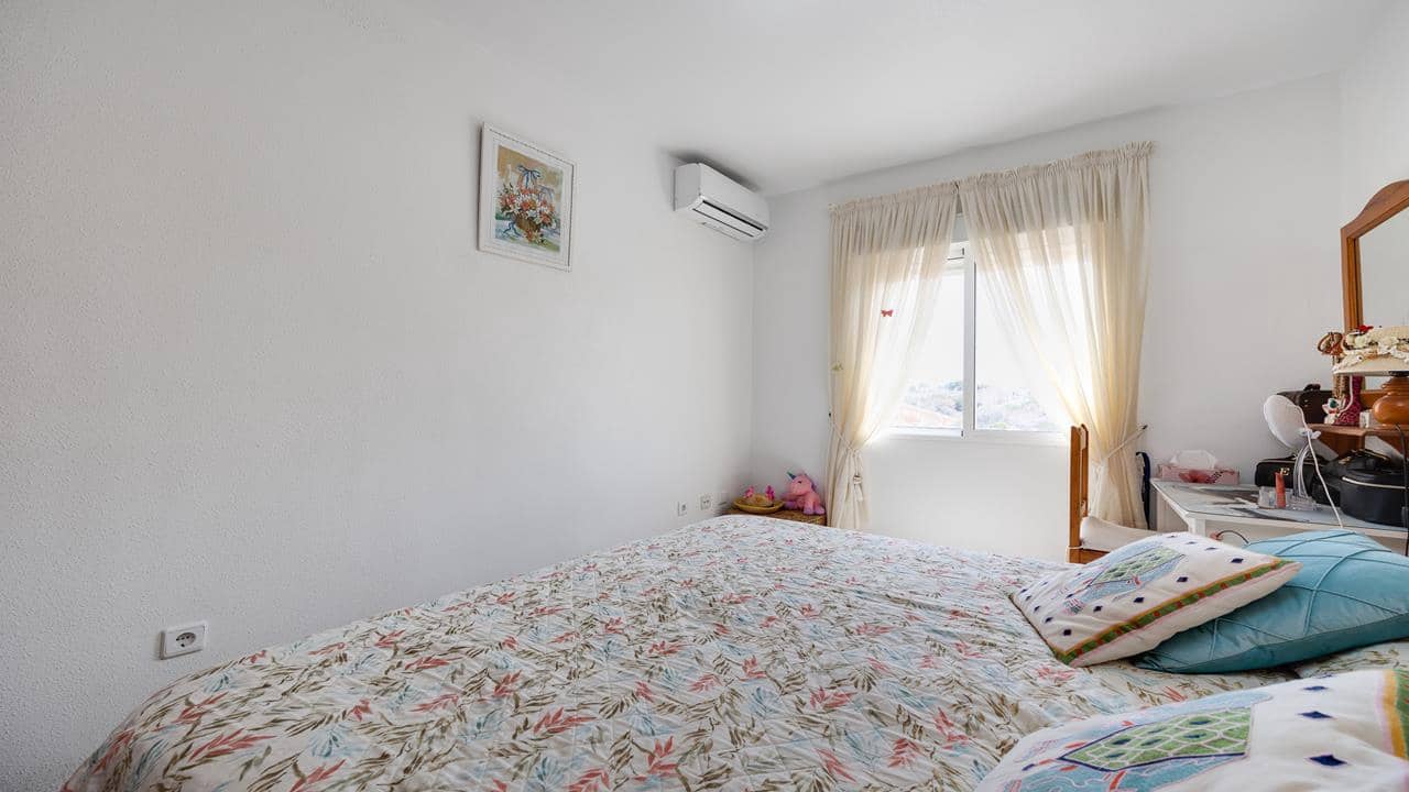 3 soveværelse Lejlighed til salg i Villamartin med swimmingpool garage - € 195.100 (Ref: 8977292)