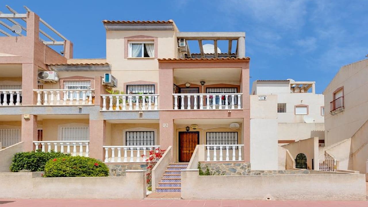 3 soveværelse Lejlighed til salg i Villamartin med swimmingpool garage - € 195.100 (Ref: 8977292)