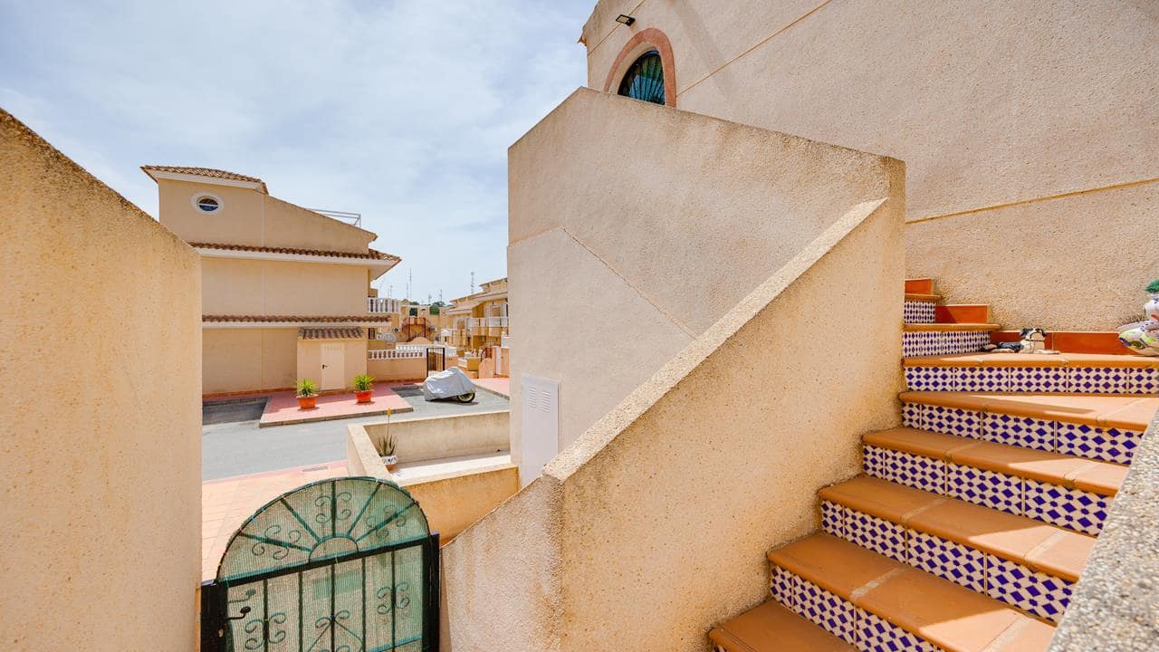 3 soveværelse Lejlighed til salg i Villamartin med swimmingpool garage - € 195.100 (Ref: 8977292)