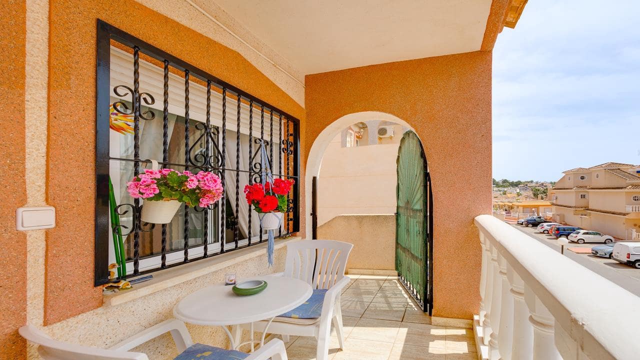 3 soveværelse Lejlighed til salg i Villamartin med swimmingpool garage - € 195.100 (Ref: 8977292)