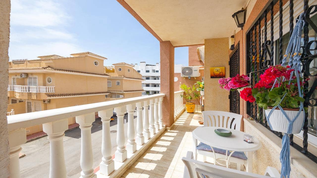 3 soveværelse Lejlighed til salg i Villamartin med swimmingpool garage - € 195.100 (Ref: 8977292)