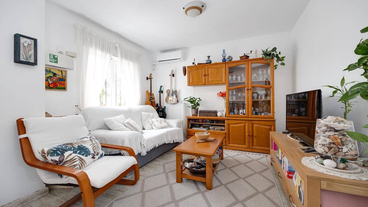 3 soveværelse Lejlighed til salg i Villamartin med swimmingpool garage - € 195.100 (Ref: 8977292)