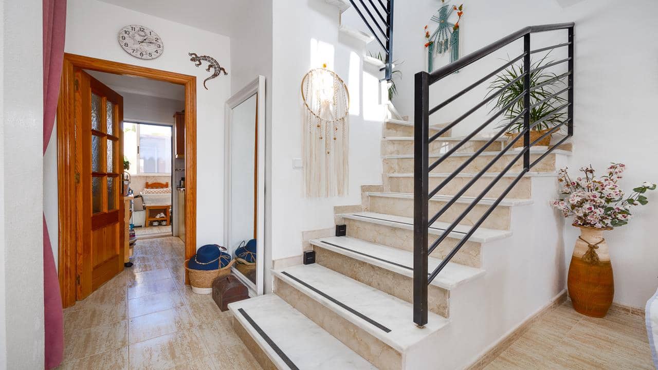 3 soveværelse Lejlighed til salg i Villamartin med swimmingpool garage - € 195.100 (Ref: 8977292)