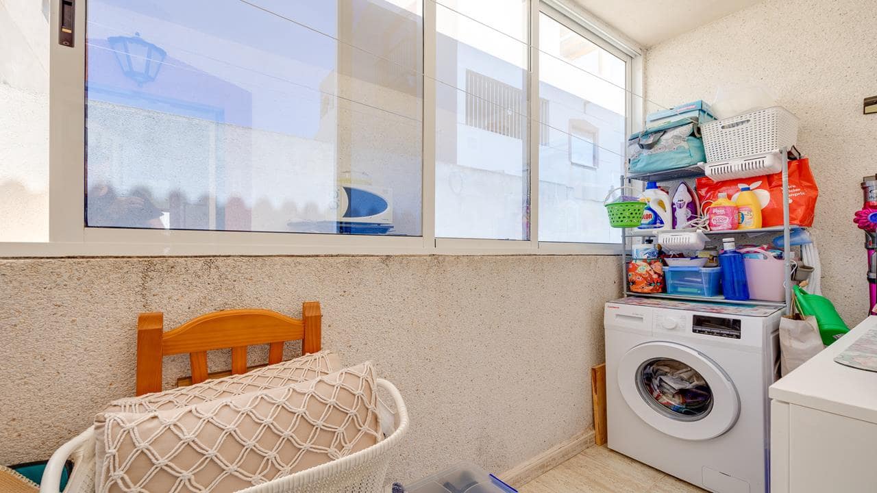 3 soveværelse Lejlighed til salg i Villamartin med swimmingpool garage - € 195.100 (Ref: 8977292)