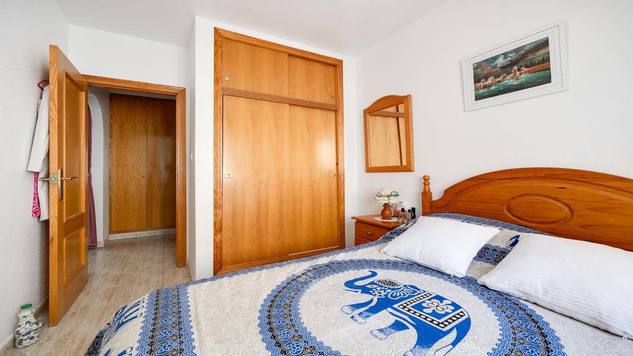 3 soveværelse Lejlighed til salg i Villamartin med swimmingpool garage - € 195.100 (Ref: 8977292)