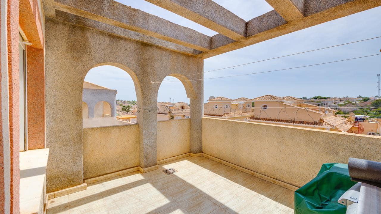 3 soveværelse Lejlighed til salg i Villamartin med swimmingpool garage - € 195.100 (Ref: 8977292)