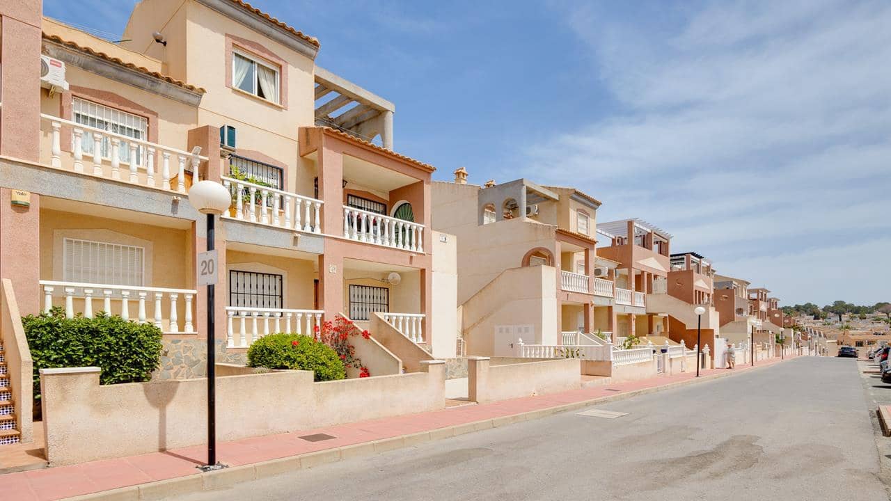 3 soveværelse Lejlighed til salg i Villamartin med swimmingpool garage - € 195.100 (Ref: 8977292)