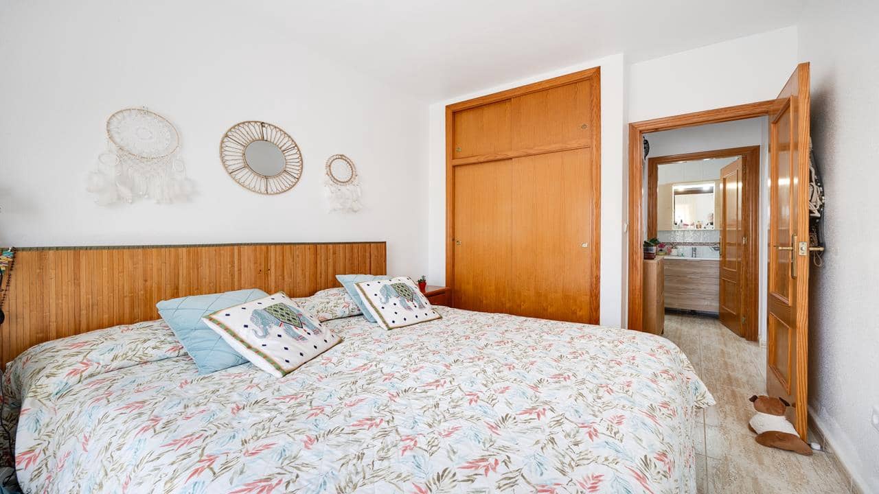 3 soveværelse Lejlighed til salg i Villamartin med swimmingpool garage - € 195.100 (Ref: 8977292)