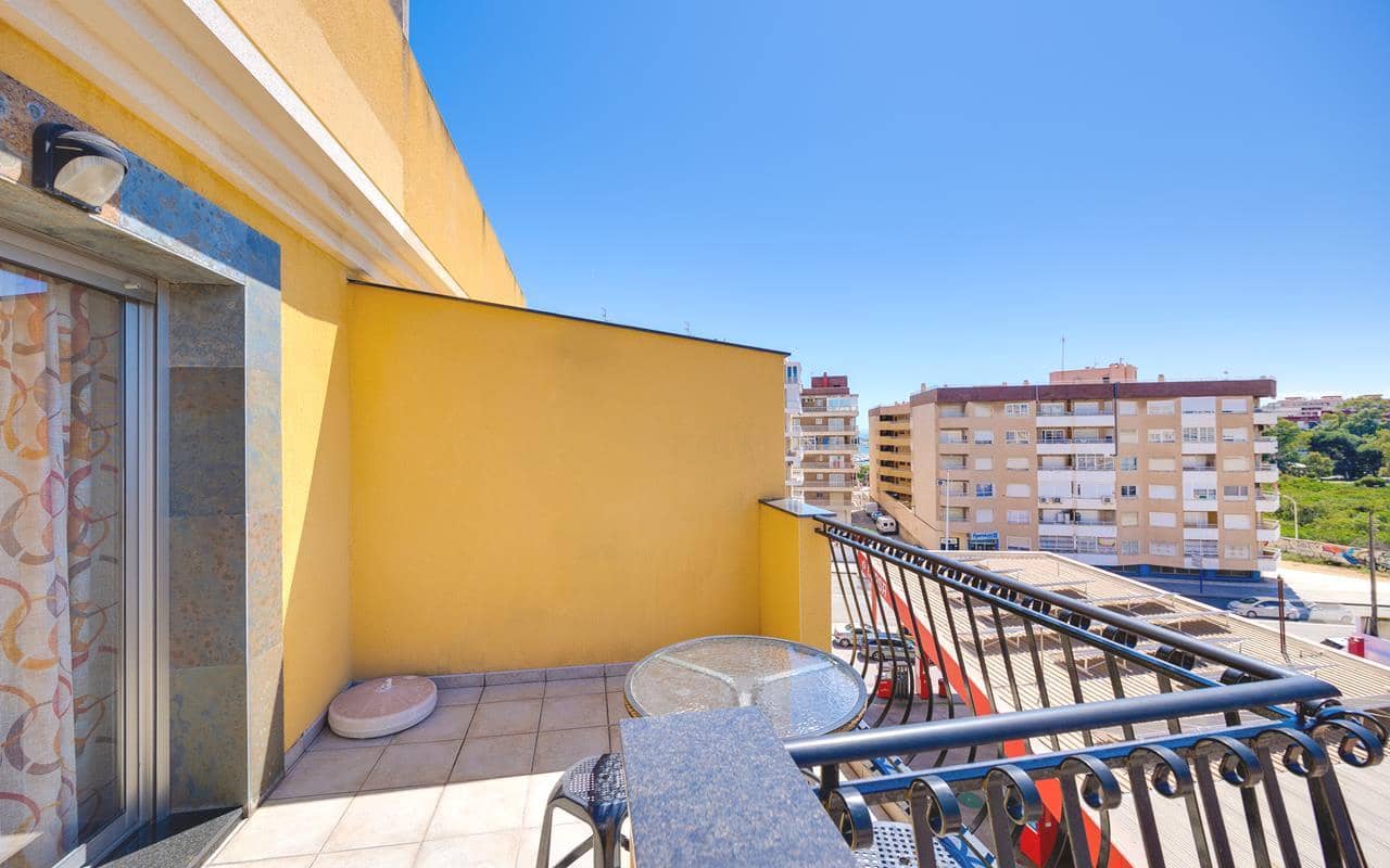 2 soverom Penthouse til salgs i Torrevieja - € 145 995 (Ref: 8981834)