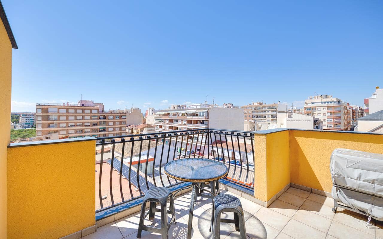 2 soverom Penthouse til salgs i Torrevieja - € 145 995 (Ref: 8981834)