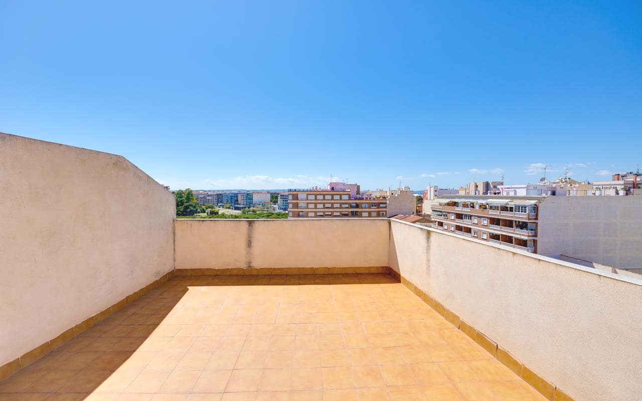 2 soverom Penthouse til salgs i Torrevieja - € 145 995 (Ref: 8981834)