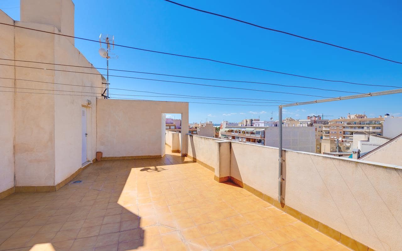 2 soverom Penthouse til salgs i Torrevieja - € 145 995 (Ref: 8981834)