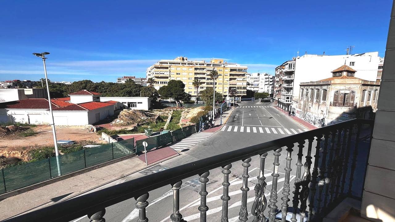 3 quarto Apartamento para venda em Torrevieja com garagem - 450 000 € (Ref: 8997714)