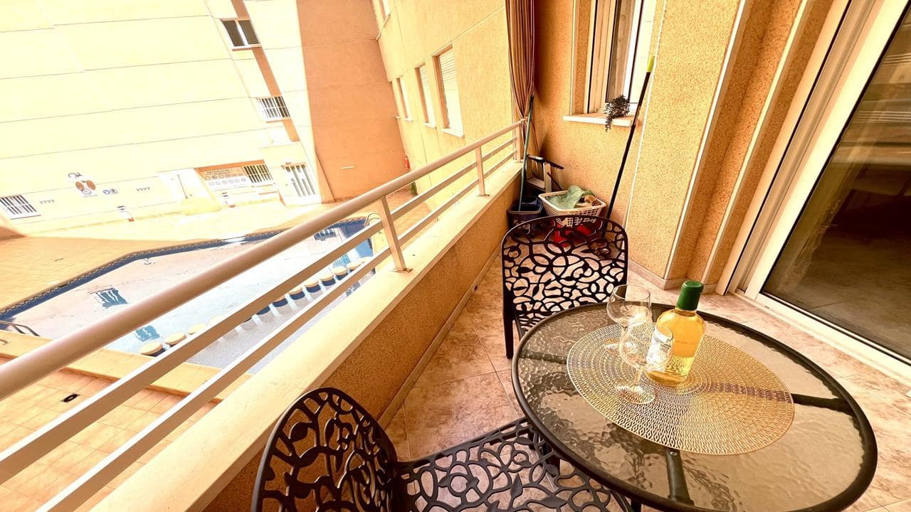 1 bedroom Apartment for sale in Torrevieja with pool - € 104,990 (Ref: 9002645)