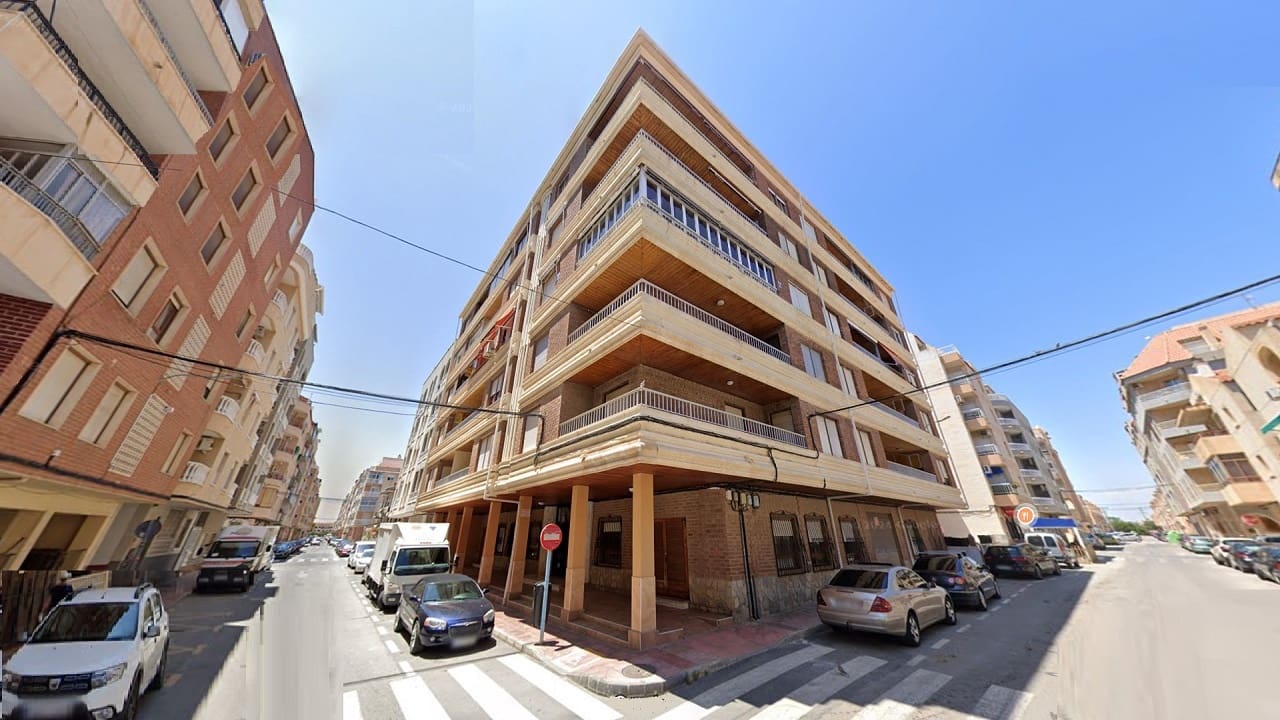 3 makuuhuone Huoneisto myytävänä paikassa Torrevieja mukana 
autotalli - 169 000 € (Ref: 9006704)