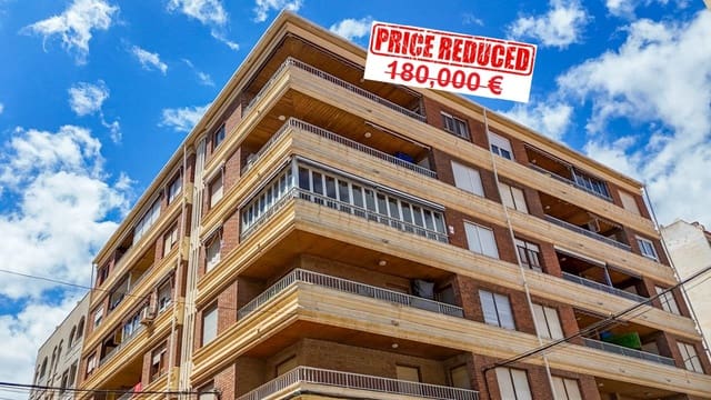 Apartamento de 3 habitaciones en Torrevieja en venta con garaje - 169.000 € (Ref: 9006704)