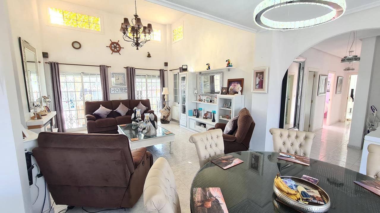 3 soveværelse Villa til salg i La Marina med swimmingpool garage - € 450.000 (Ref: 9035604)