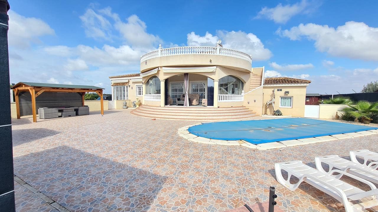 3 soveværelse Villa til salg i La Marina med swimmingpool garage - € 450.000 (Ref: 9035604)
