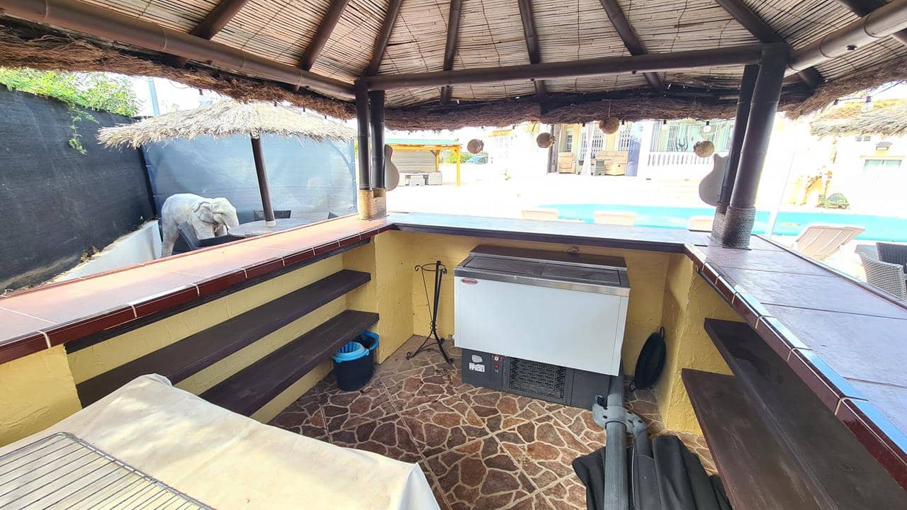 3 soveværelse Villa til salg i La Marina med swimmingpool garage - € 450.000 (Ref: 9035604)