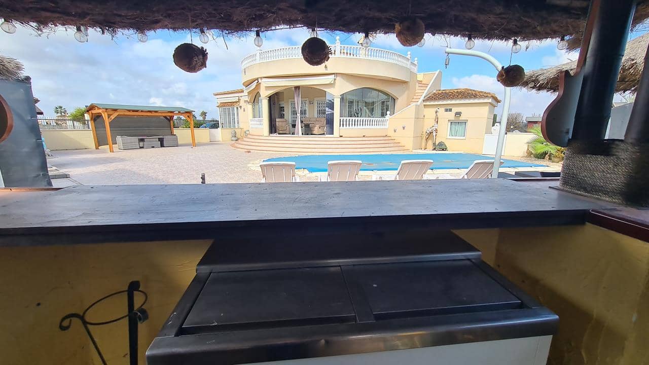 3 soveværelse Villa til salg i La Marina med swimmingpool garage - € 450.000 (Ref: 9035604)