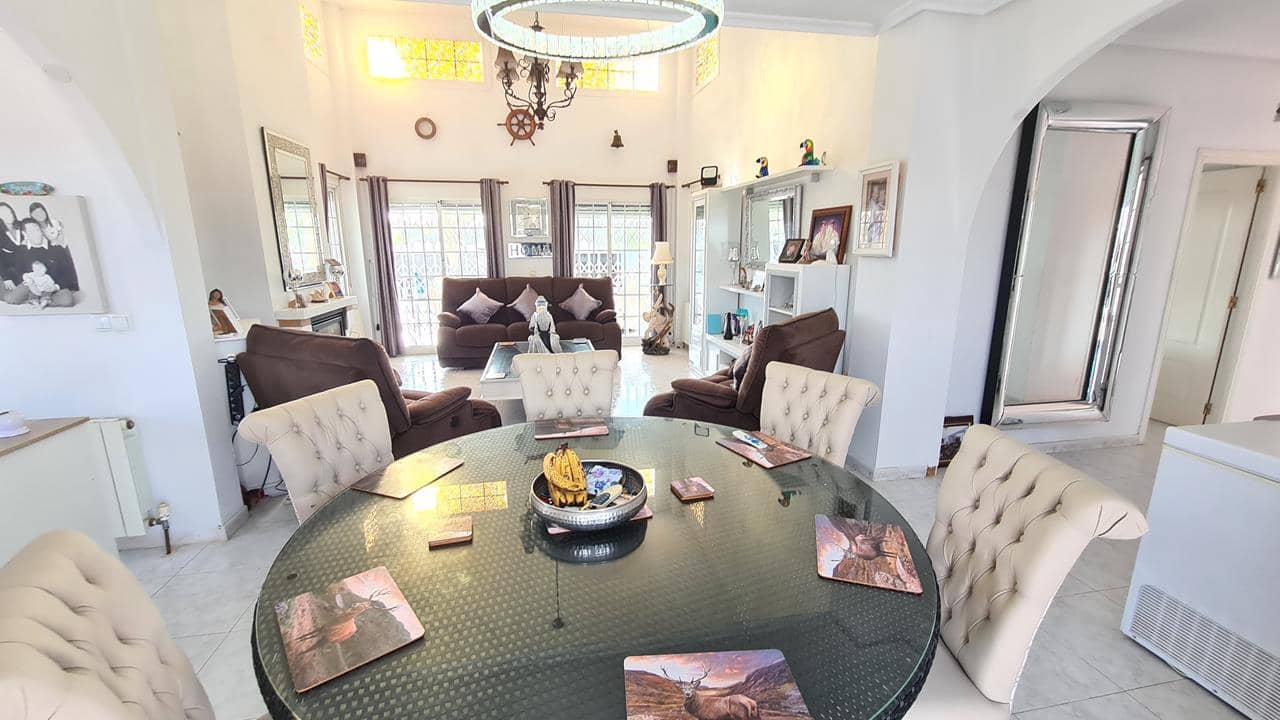 3 soveværelse Villa til salg i La Marina med swimmingpool garage - € 450.000 (Ref: 9035604)