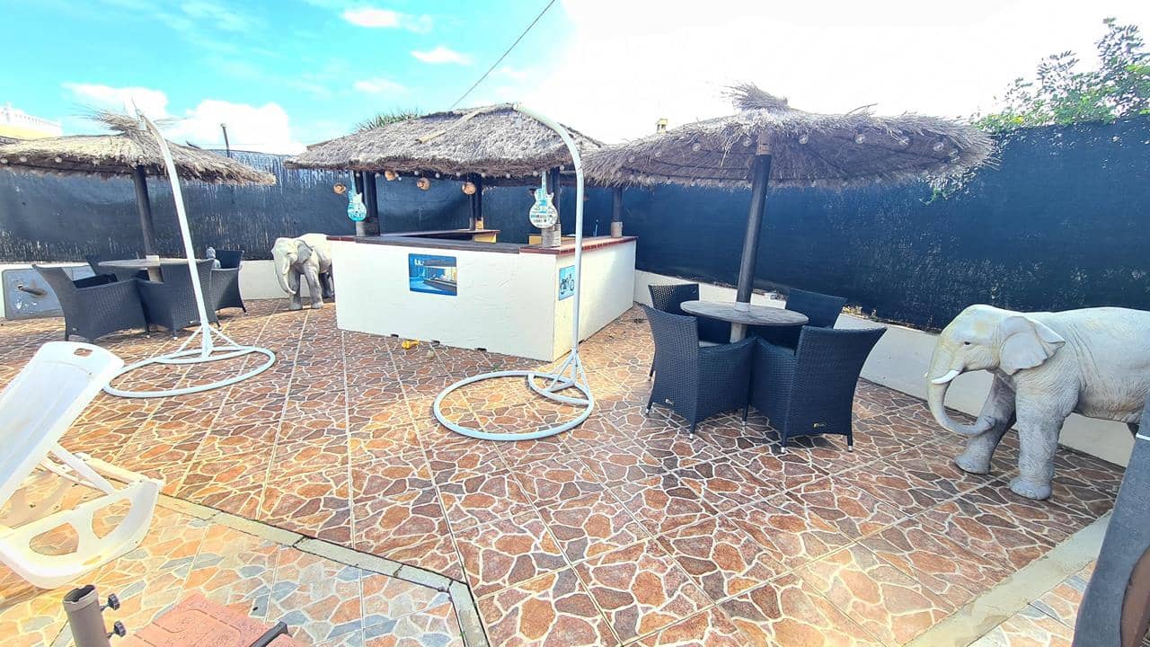 3 soveværelse Villa til salg i La Marina med swimmingpool garage - € 450.000 (Ref: 9035604)