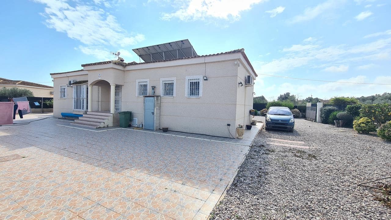 3 soveværelse Villa til salg i La Marina med swimmingpool garage - € 450.000 (Ref: 9035604)