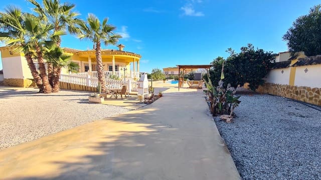 3 sovrum Villa till salu i Catral med pool garage - 349 950 € (Ref: 9047087)