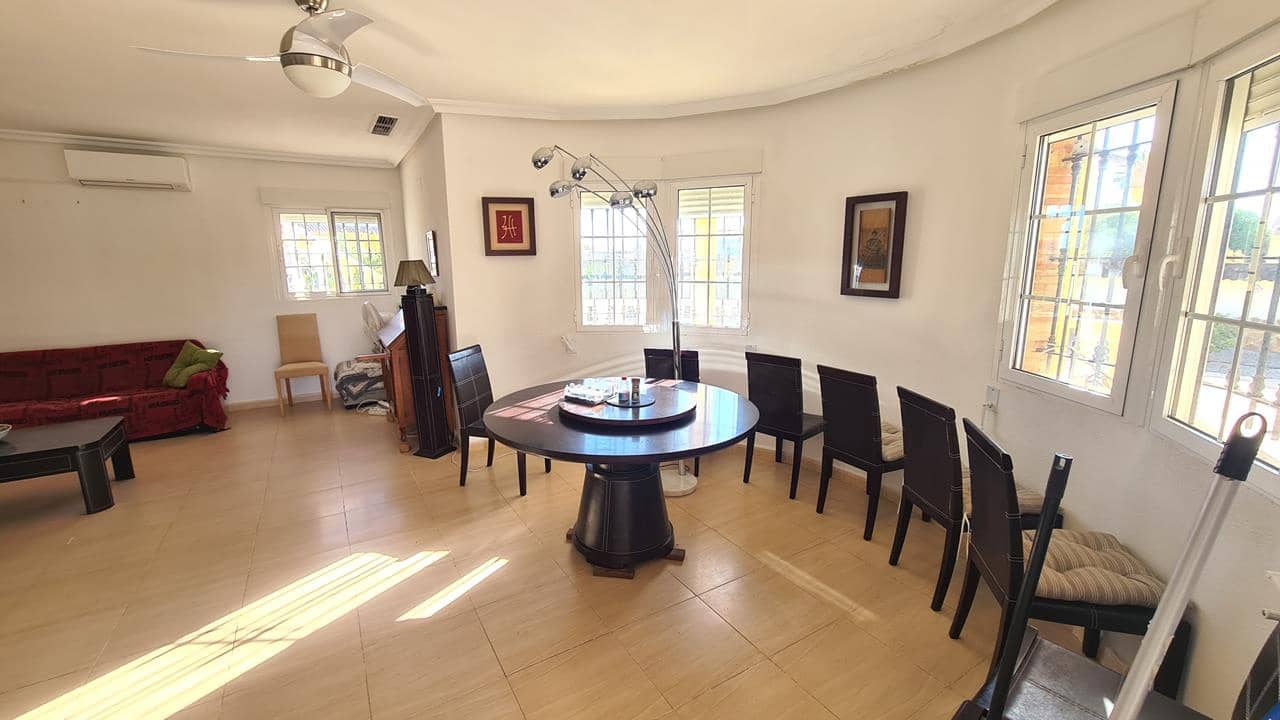 3 soveværelse Villa til salg i Catral med swimmingpool garage - € 349.950 (Ref: 9047087)