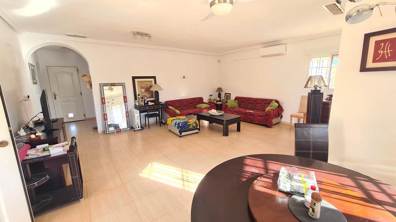 3 soveværelse Villa til salg i Catral med swimmingpool garage - € 349.950 (Ref: 9047087)