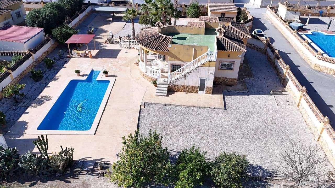 3 soveværelse Villa til salg i Catral med swimmingpool garage - € 349.950 (Ref: 9047087)