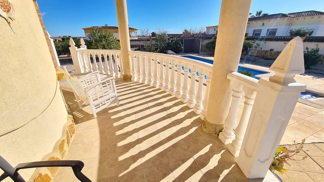 3 soveværelse Villa til salg i Catral med swimmingpool garage - € 349.950 (Ref: 9047087)