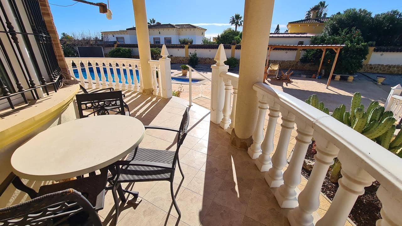 3 soveværelse Villa til salg i Catral med swimmingpool garage - € 349.950 (Ref: 9047087)